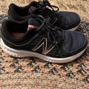 New balance 420v3 women’s size 9